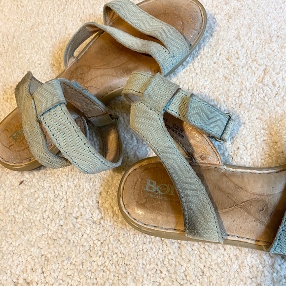 BORN sandals size 6M - Picture 2 of 7
